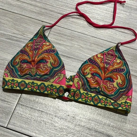 Bikini - Picture 2 of 6